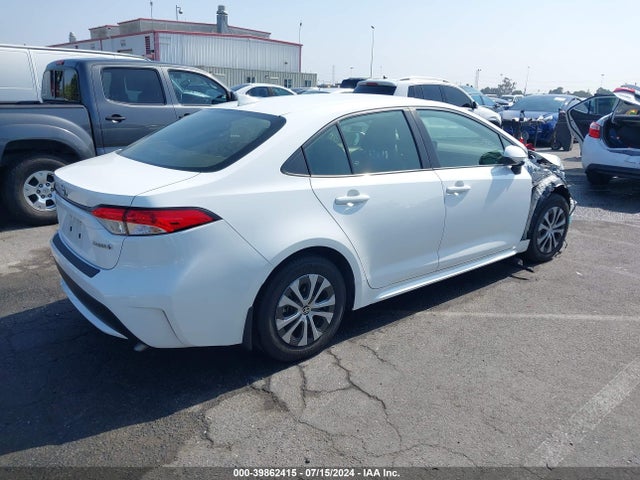 Toyota Corolla Hybrid Le 2022 JTDEAMDE8N3011415 Image 4