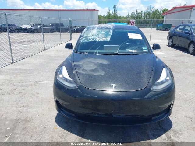 Tesla Model 3 Long Range/mid Range 2018 5YJ3E1EA1JF173115 Image 12
