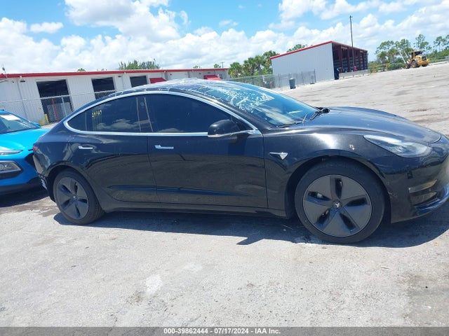 Tesla Model 3 Long Range/mid Range 2018 5YJ3E1EA1JF173115 Image 13