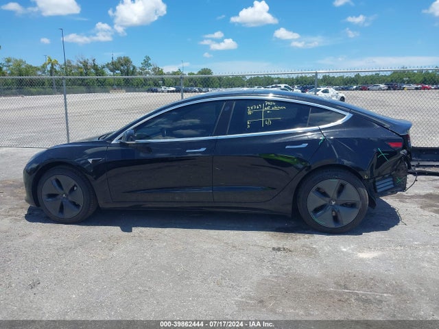 Tesla Model 3 Long Range/mid Range 2018 5YJ3E1EA1JF173115 Image 14