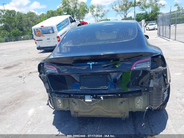 Tesla Model 3 Long Range/mid Range 2018 5YJ3E1EA1JF173115 Image 16