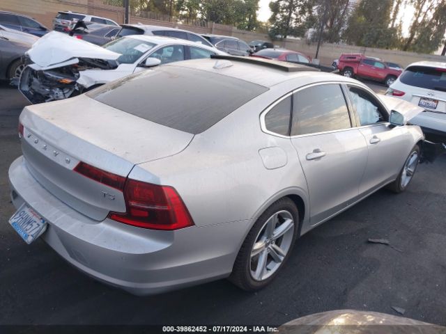 LVY982AK8JP017304 Volvo S90 T5 Momentum