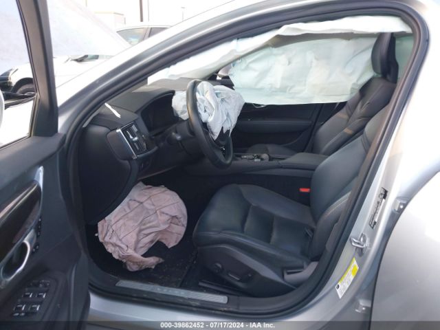 LVY982AK8JP017304 Volvo S90 T5 Momentum