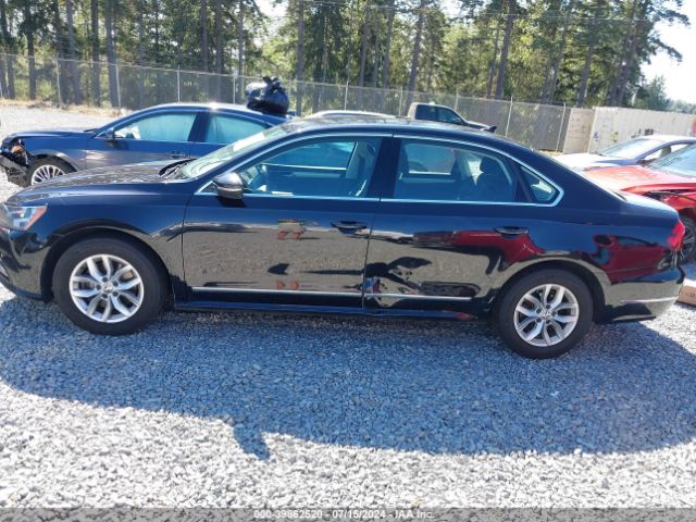 1VWAT7A32HC037202 Volkswagen Passat 1.8t S