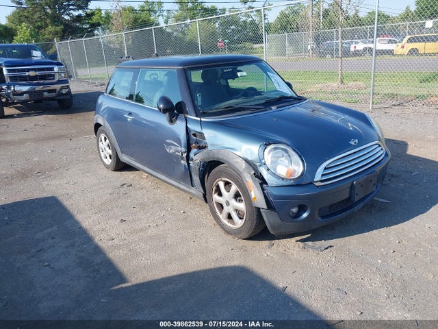 2010 MINI COOPER WMWMF3C51ATZ66427 Photo 0