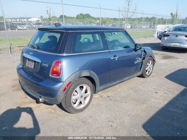 2010 MINI COOPER WMWMF3C51ATZ66427 Photo 3