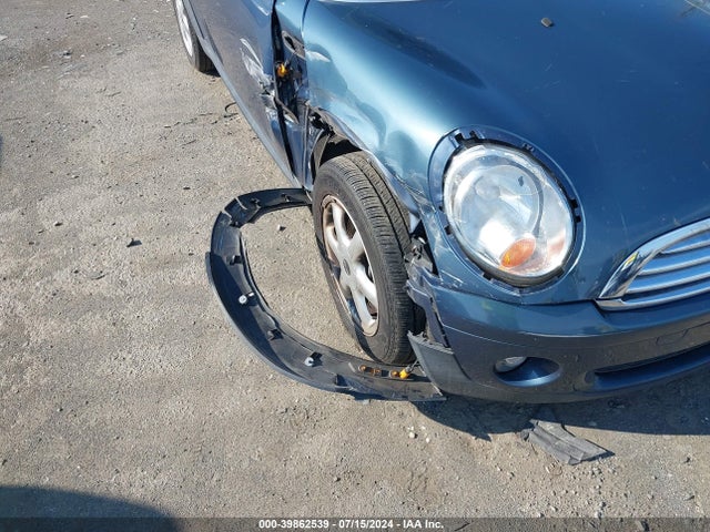 2010 MINI COOPER WMWMF3C51ATZ66427 Photo 5