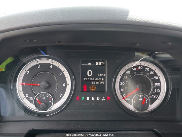 1C6RR6FG3LS114708 RAM 1500 Classic Tradesman Quad Cab 4x2 6'4 Box