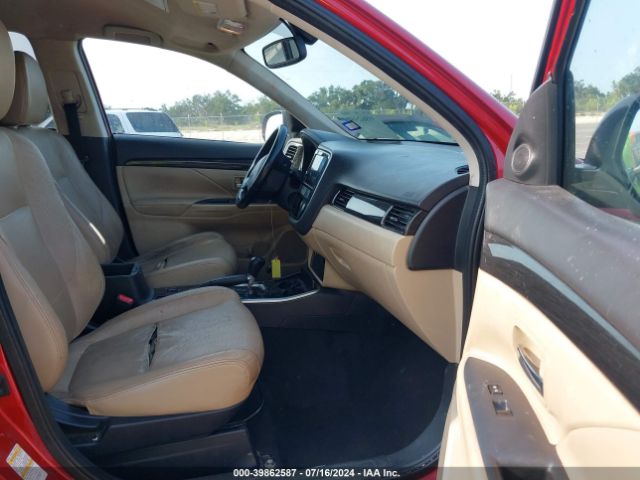 JA4AD3A3XHZ019157 Mitsubishi Outlander Sel