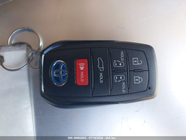 Toyota SIENNA XLE 2023 5TDYSKFC7PS103286 Image 11