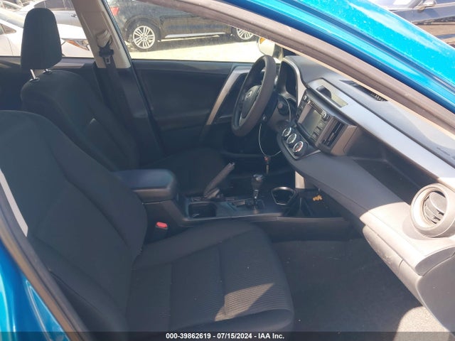 Toyota RAV4 LE 2017 JTMZFREVXHJ700192 Image 5