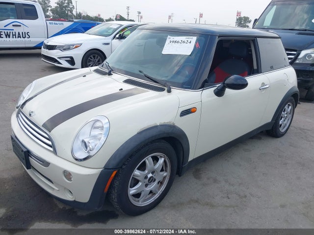 2006 MINI COOPER WMWRC33576TK18304 Photo 1