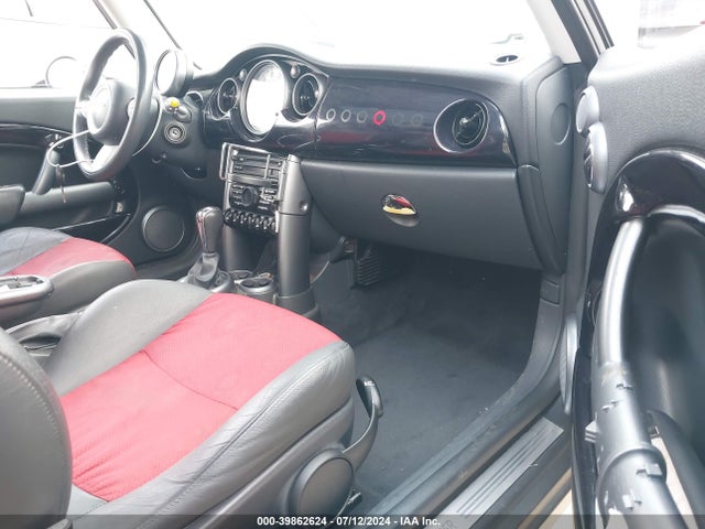 2006 MINI COOPER WMWRC33576TK18304 Photo 4
