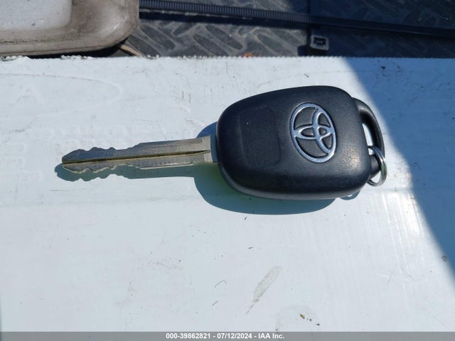 Toyota COROLLA LE 2015 5YFBURHEXFP355354 Image 28
