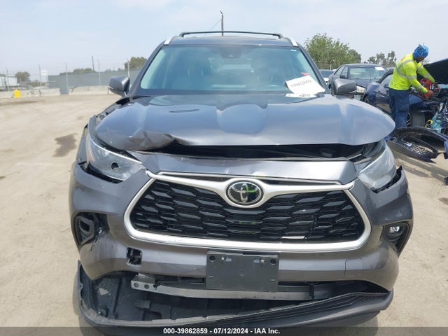 Toyota Highlander Xle 2022 5TDHZRBH8NS232639 Image 12