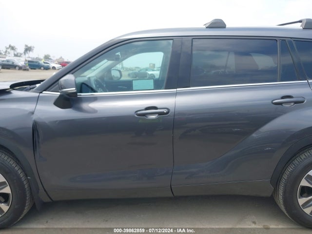 Toyota Highlander Xle 2022 5TDHZRBH8NS232639 Image 14