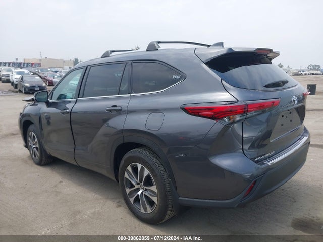 Toyota Highlander Xle 2022 5TDHZRBH8NS232639 Image 3