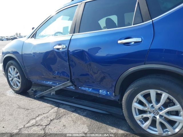 5N1AT2MT8JC723456 Nissan ROGUE SV