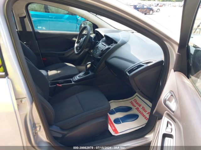 1FADP3F2XGL406678 Ford FOCUS SE