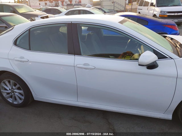 Toyota CAMRY LE 2022 4T1C11AK6NU070968 Image 13