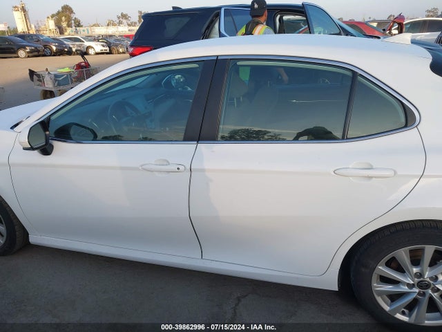 Toyota CAMRY LE 2022 4T1C11AK6NU070968 Image 14