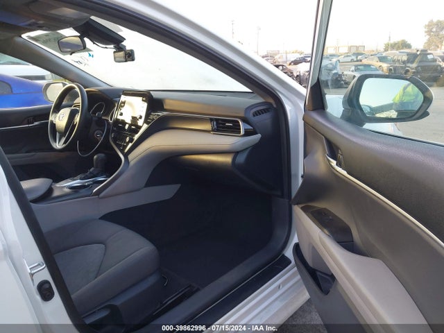 Toyota CAMRY LE 2022 4T1C11AK6NU070968 Image 5
