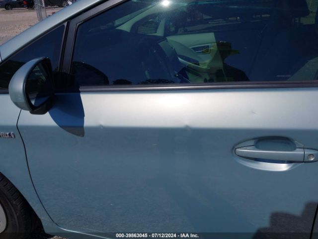 JTDKN3DUXE1735207 Toyota Prius Two