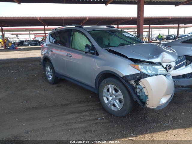 Toyota RAV4 LE 2015 JTMBFREV9FJ019522 main image