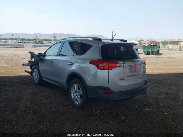 Toyota RAV4 LE 2015 JTMBFREV9FJ019522 Image 3