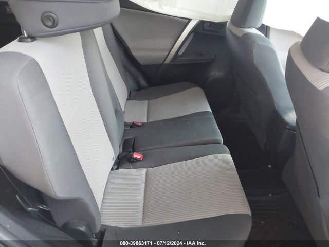 Toyota RAV4 LE 2015 JTMBFREV9FJ019522 Image 8