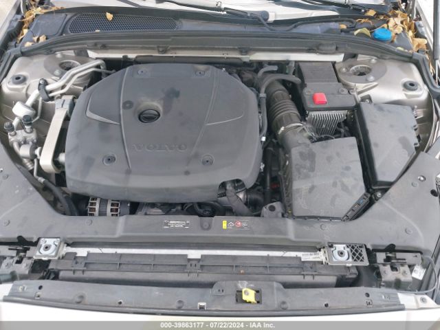 7JRA22TK7KG011502 Volvo S60 T6 Momentum