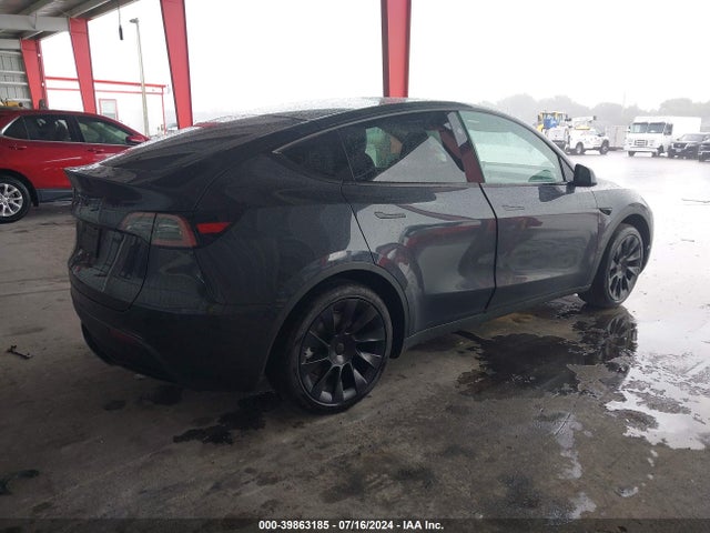 2024 TESLA MODEL Y 7SAYGDED5RF036124 Photo 3