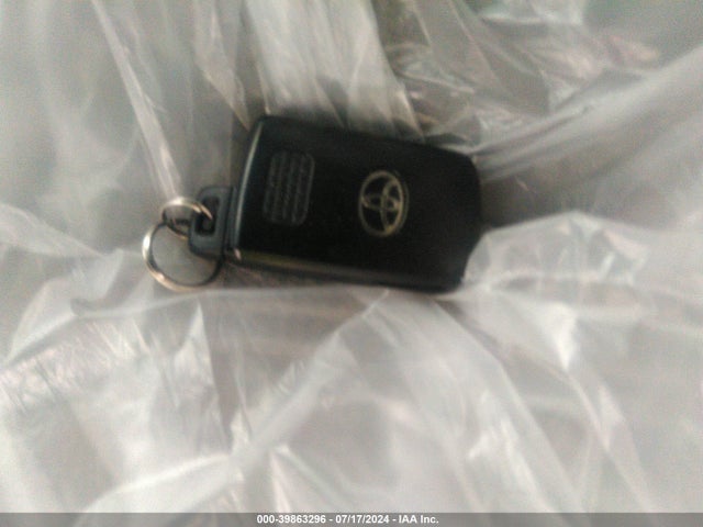 Toyota Rav4 Xle 2018 2T3RFREV1JW825380 Image 11