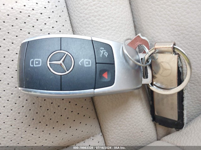 39863328 :رقم المزاد ، 55SWF8DB8KU307521 vin ، 2019 Mercedes-benz C 300 مزاد بيع