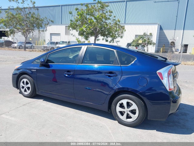 Toyota Prius Two 2015 JTDKN3DU3F1972171 Image 14