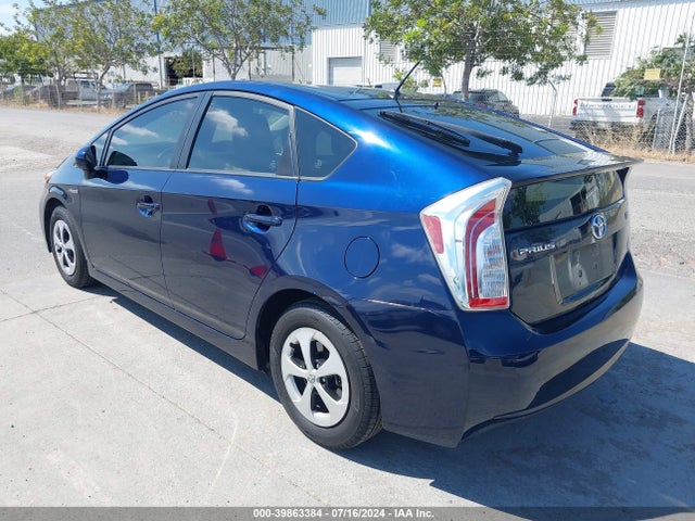 Toyota Prius Two 2015 JTDKN3DU3F1972171 Image 3