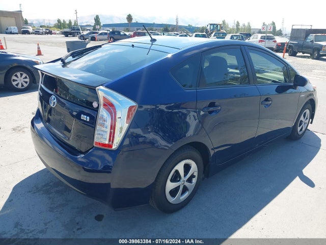 Toyota Prius Two 2015 JTDKN3DU3F1972171 Image 4