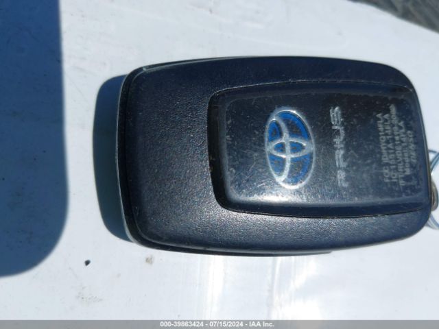 JTDL9MFU1N3033695 Toyota Prius Le Awd-e