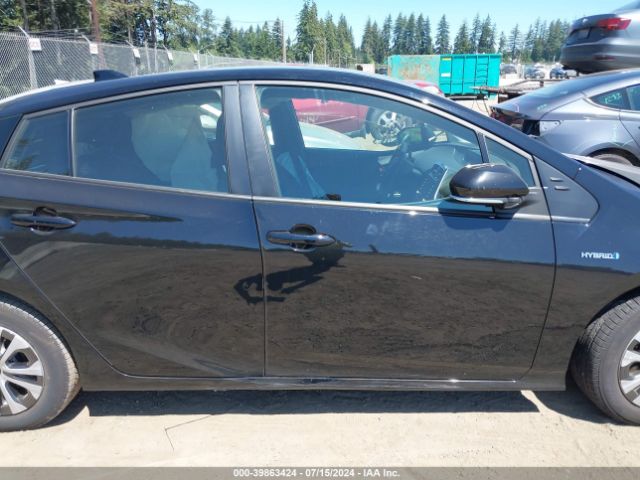 JTDL9MFU1N3033695 Toyota Prius Le Awd-e