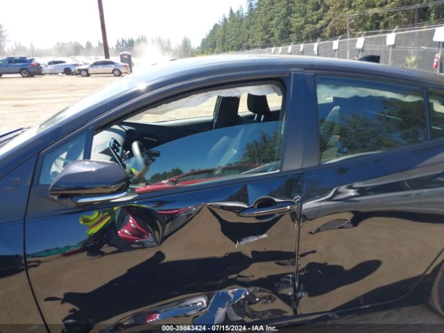 JTDL9MFU1N3033695 Toyota Prius Le Awd-e