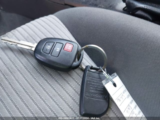 JTMBFREV5FJ035037 Toyota RAV4 LE