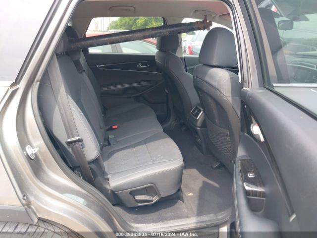 5XYPGDA56KG545094 KIA Sorento 3.3l Lx