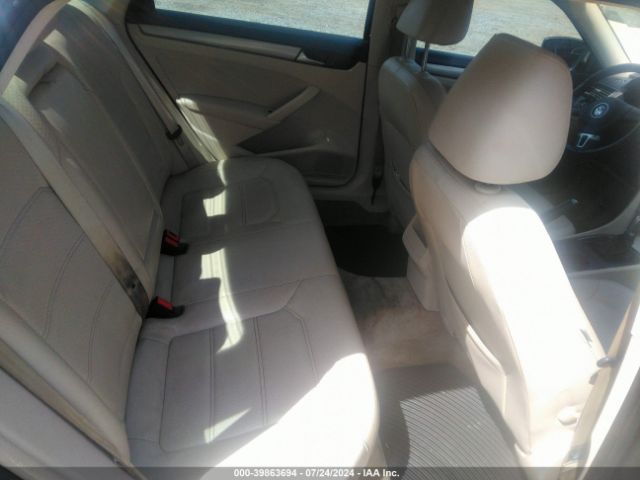 1VWAT7A31FC118687 Volkswagen Passat 1.8t Limited Edition