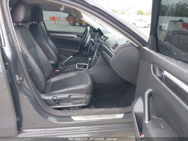 1VWAA7A32JC001683 Volkswagen Passat 2.0t R-line/2.0t S