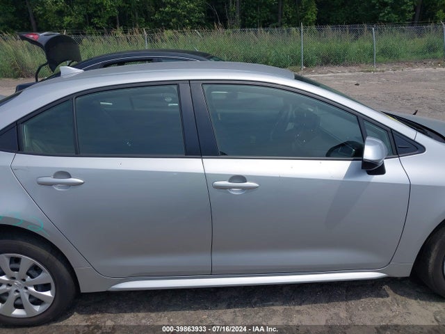 Toyota COROLLA LE 2022 JTDEPMAEXN3018773 Image 13