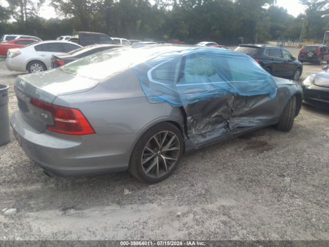 LVY982AK1JP039080 Volvo S90 T5 Momentum