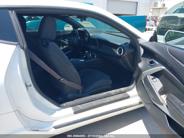 Chevrolet Camaro 1lt 2017 1G1FB1RX7H0211825 Image 5