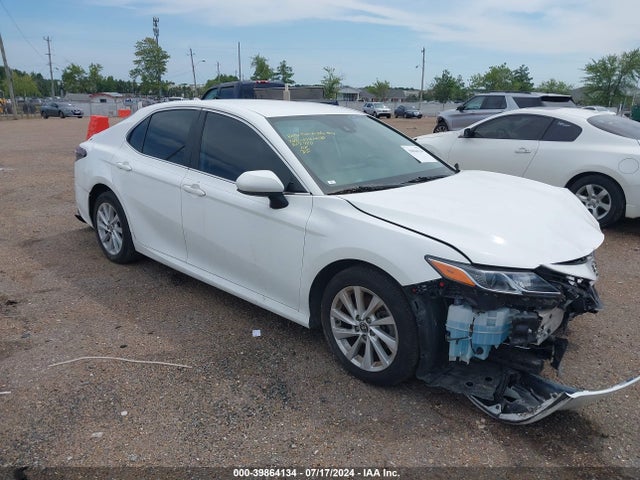Toyota CAMRY LE 2022 4T1C11AKXNU617787 zdjęcie główne