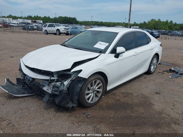 Toyota CAMRY LE 2022 4T1C11AKXNU617787 Image 2