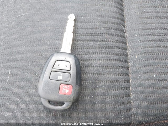 Toyota RAV4 LE 2016 JTMZFREV7GD081869 Image 11